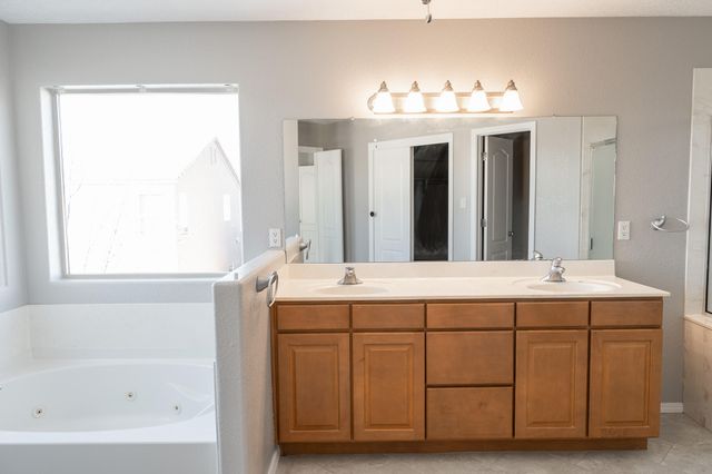 3809 Pinon Jay Court NW, Albuquerque, NM 87120