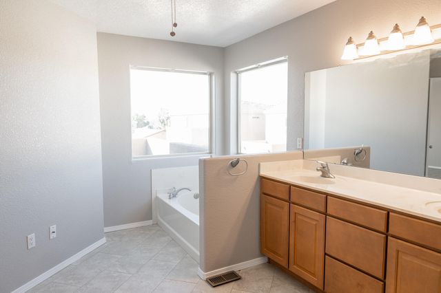 3809 Pinon Jay Court NW, Albuquerque, NM 87120