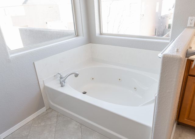 3809 Pinon Jay Court NW, Albuquerque, NM 87120