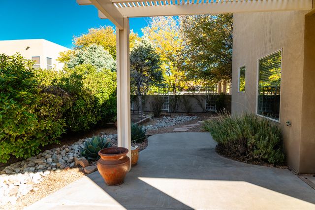 3809 Pinon Jay Court NW, Albuquerque, NM 87120