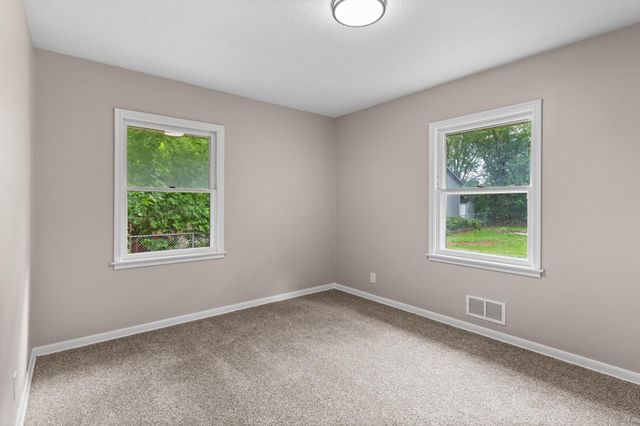 1985 Prosperity Road, Maplewood, MN 55109