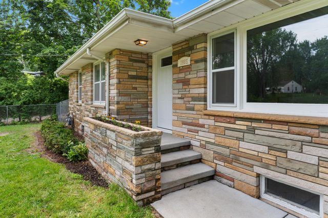 1985 Prosperity Road, Maplewood, MN 55109