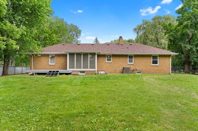 1985 Prosperity Road, Maplewood, MN 55109