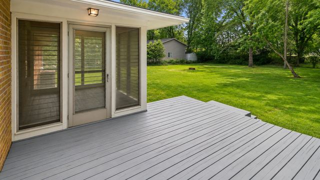 1985 Prosperity Road, Maplewood, MN 55109