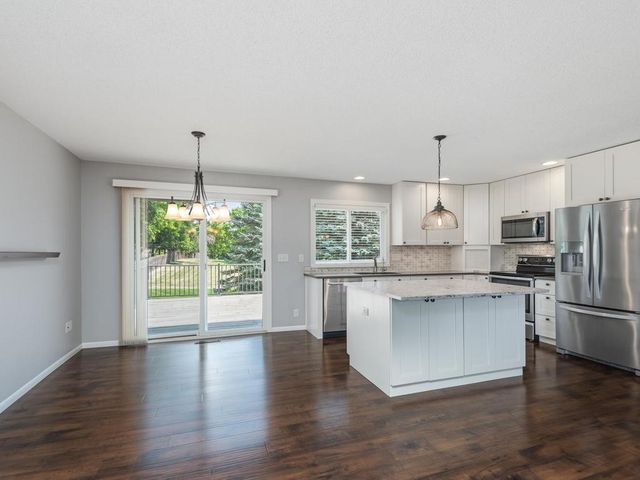 7926 Chesshire Lane N, Maple Grove, MN 55311