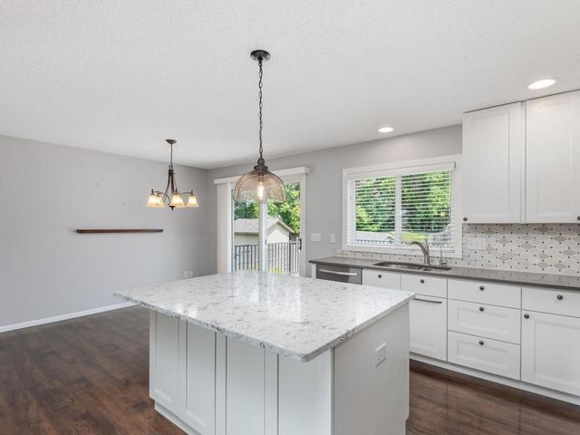 7926 Chesshire Lane N, Maple Grove, MN 55311