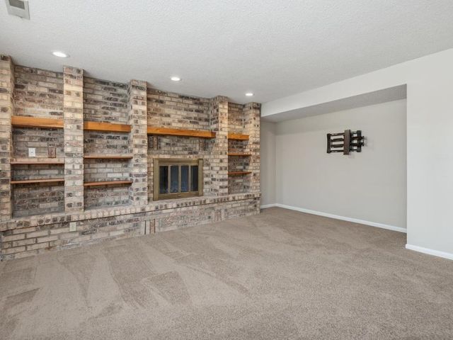 7926 Chesshire Lane N, Maple Grove, MN 55311