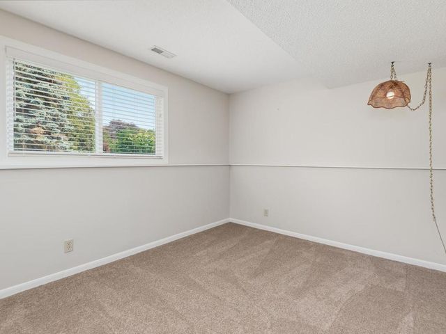 7926 Chesshire Lane N, Maple Grove, MN 55311