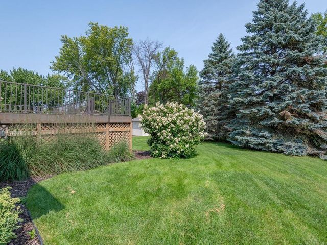 7926 Chesshire Lane N, Maple Grove, MN 55311