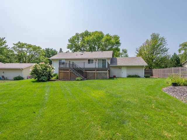 7926 Chesshire Lane N, Maple Grove, MN 55311