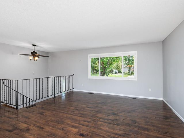 7926 Chesshire Lane N, Maple Grove, MN 55311