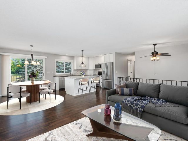 7926 Chesshire Lane N, Maple Grove, MN 55311