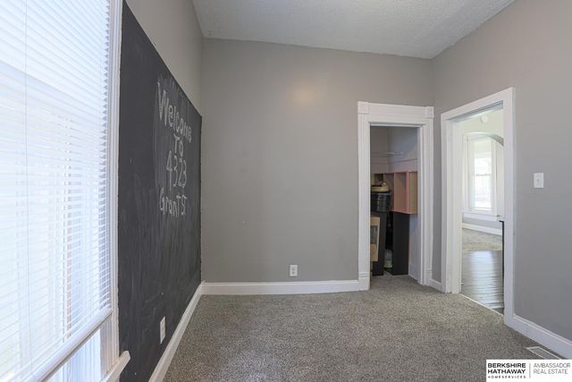 4323 Grant Street, Omaha, NE 68111