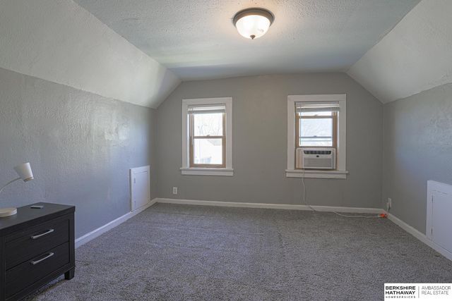 4323 Grant Street, Omaha, NE 68111