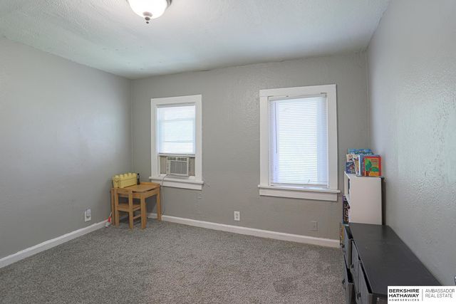 4323 Grant Street, Omaha, NE 68111