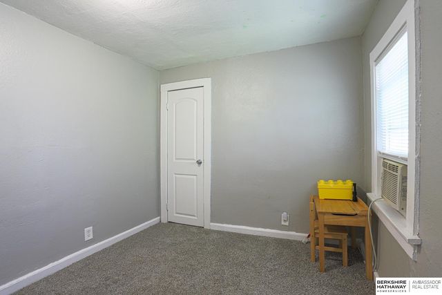 4323 Grant Street, Omaha, NE 68111