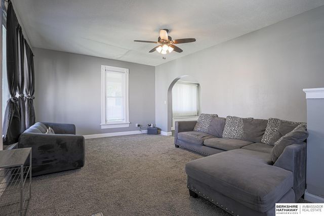 4323 Grant Street, Omaha, NE 68111