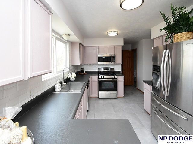 7514 N 82nd Circle, Omaha, NE 68122