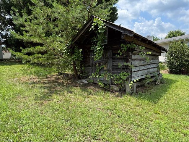 2329 Reynolds Road, Madison, NC 27025