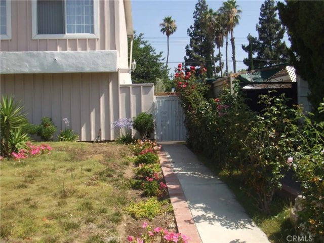17537 Tuba, Northridge, CA 91325