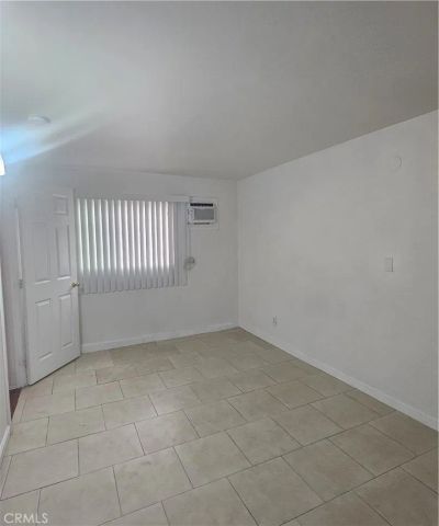 17537 Tuba, Northridge, CA 91325