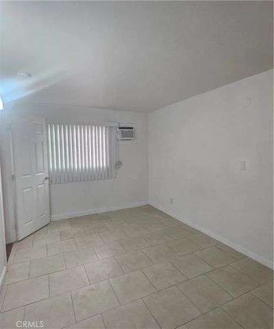 17537 Tuba, Northridge, CA 91325