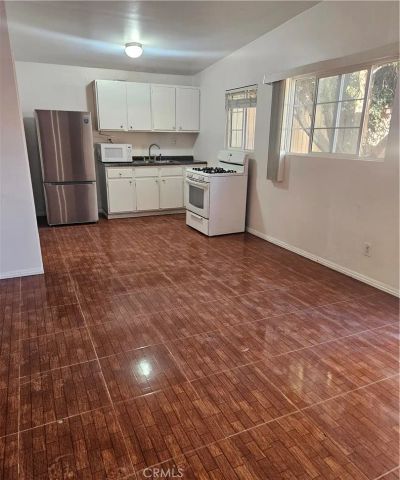 17537 Tuba, Northridge, CA 91325
