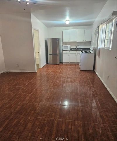 17537 Tuba, Northridge, CA 91325