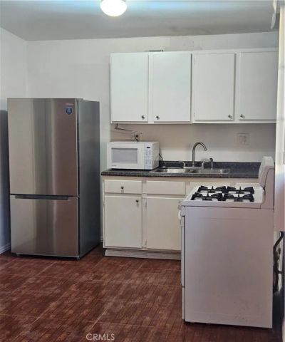 17537 Tuba, Northridge, CA 91325