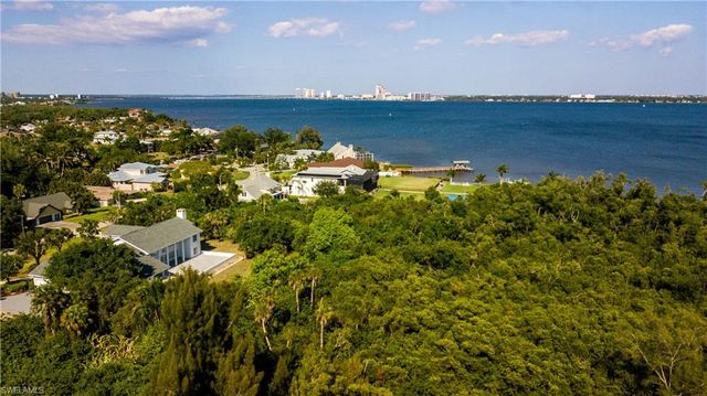 3914 Orange Grove BLVD 1, North Fort Myers, FL 33903