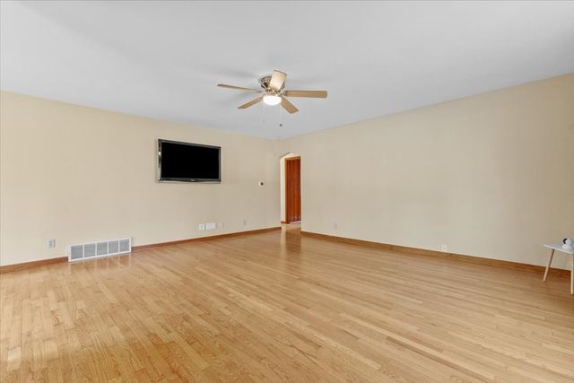 1033 Osmond Avenue, Antioch, IL 60002