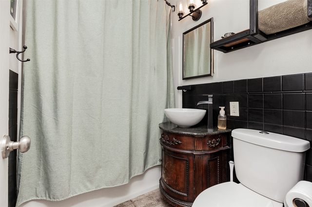 6205 Welker Avenue, Des Moines, IA 50312