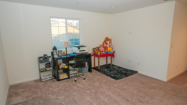 6675 Berkeley Ave E, Fresno, CA 93727