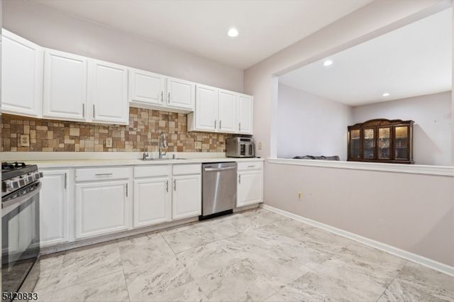 67 Rhyan Dr, Parsippany-troy Hills Twp., NJ 07054