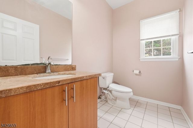 67 Rhyan Dr, Parsippany-troy Hills Twp., NJ 07054