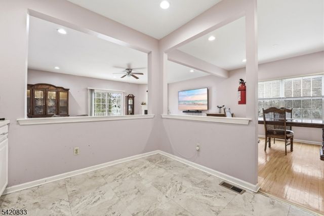 67 Rhyan Dr, Parsippany-troy Hills Twp., NJ 07054