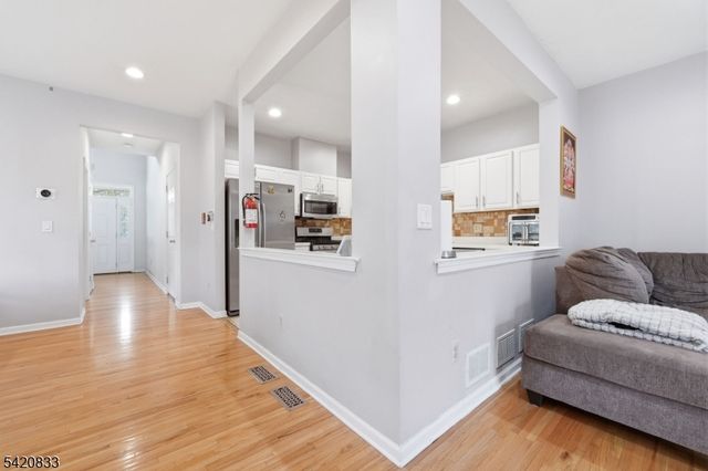 67 Rhyan Dr, Parsippany-troy Hills Twp., NJ 07054