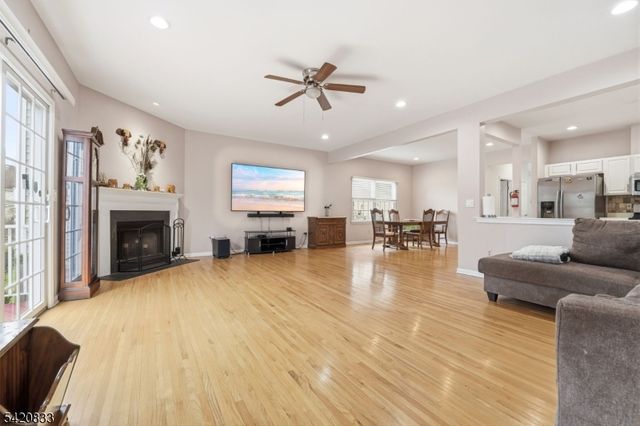 67 Rhyan Dr, Parsippany-troy Hills Twp., NJ 07054