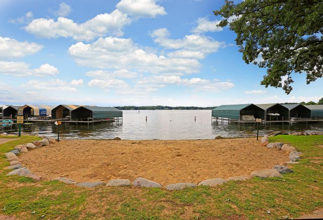 2308 Huntington Point Road E, Wayzata, MN 55391