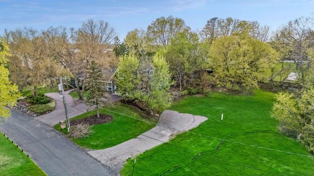 2308 Huntington Point Road E, Wayzata, MN 55391