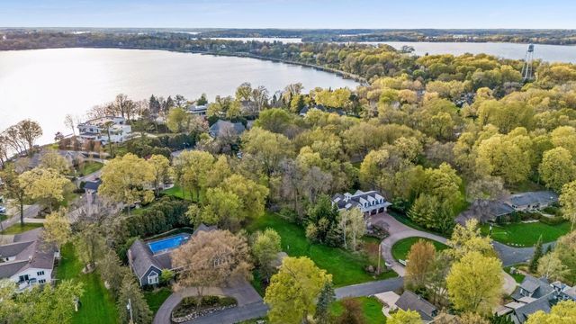 2308 Huntington Point Road E, Wayzata, MN 55391