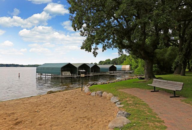 2308 Huntington Point Road E, Wayzata, MN 55391