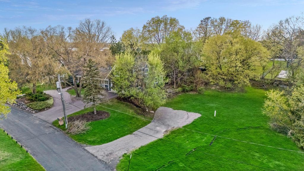 2308 Huntington Point Road E, Wayzata, MN 55391 — photo 2