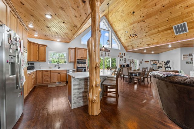 770 Mills Hollow Road, Branson, MO 65616