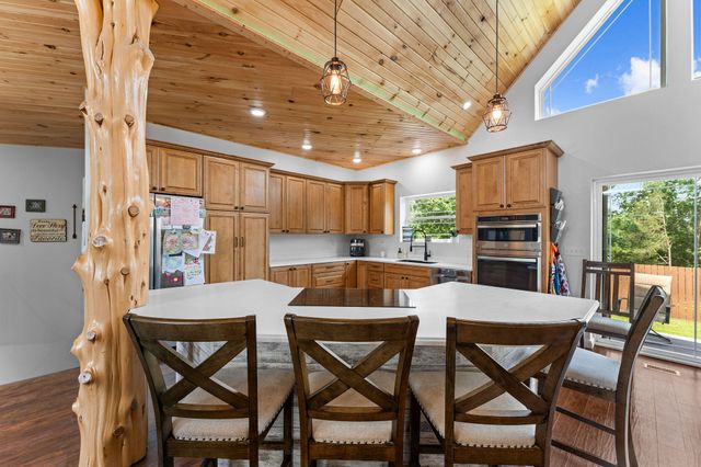 770 Mills Hollow Road, Branson, MO 65616