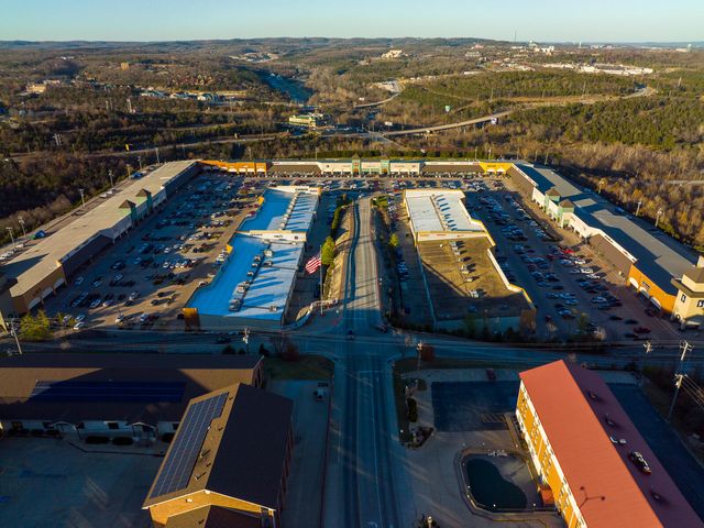 770 Mills Hollow Road, Branson, MO 65616