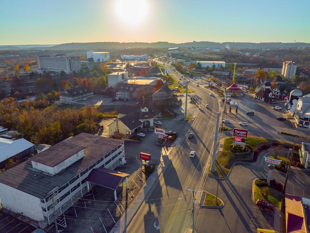 770 Mills Hollow Road, Branson, MO 65616