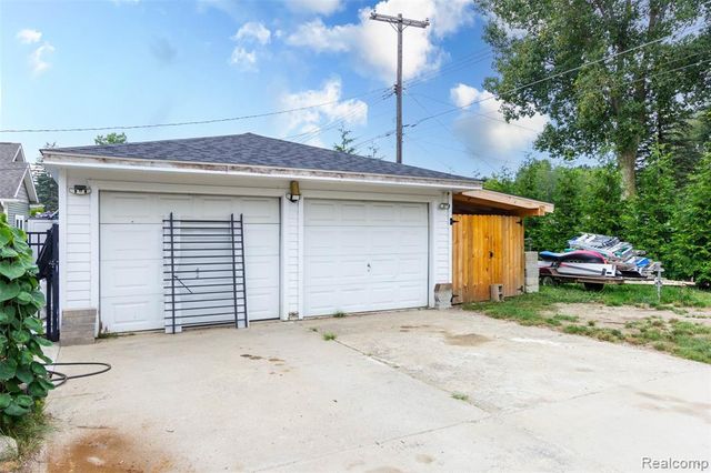 11586 Norway Drive, Hartland, MI 48353
