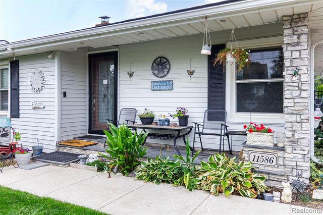 11586 Norway Drive, Hartland, MI 48353