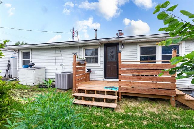 11586 Norway Drive, Hartland, MI 48353